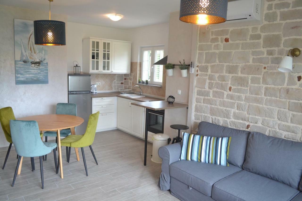 Apartments Batistic Supetarska Draga Dış mekan fotoğraf